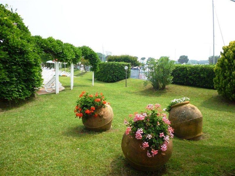 Hotel Marina Uno Lignano Sabbiadoro Esterno foto