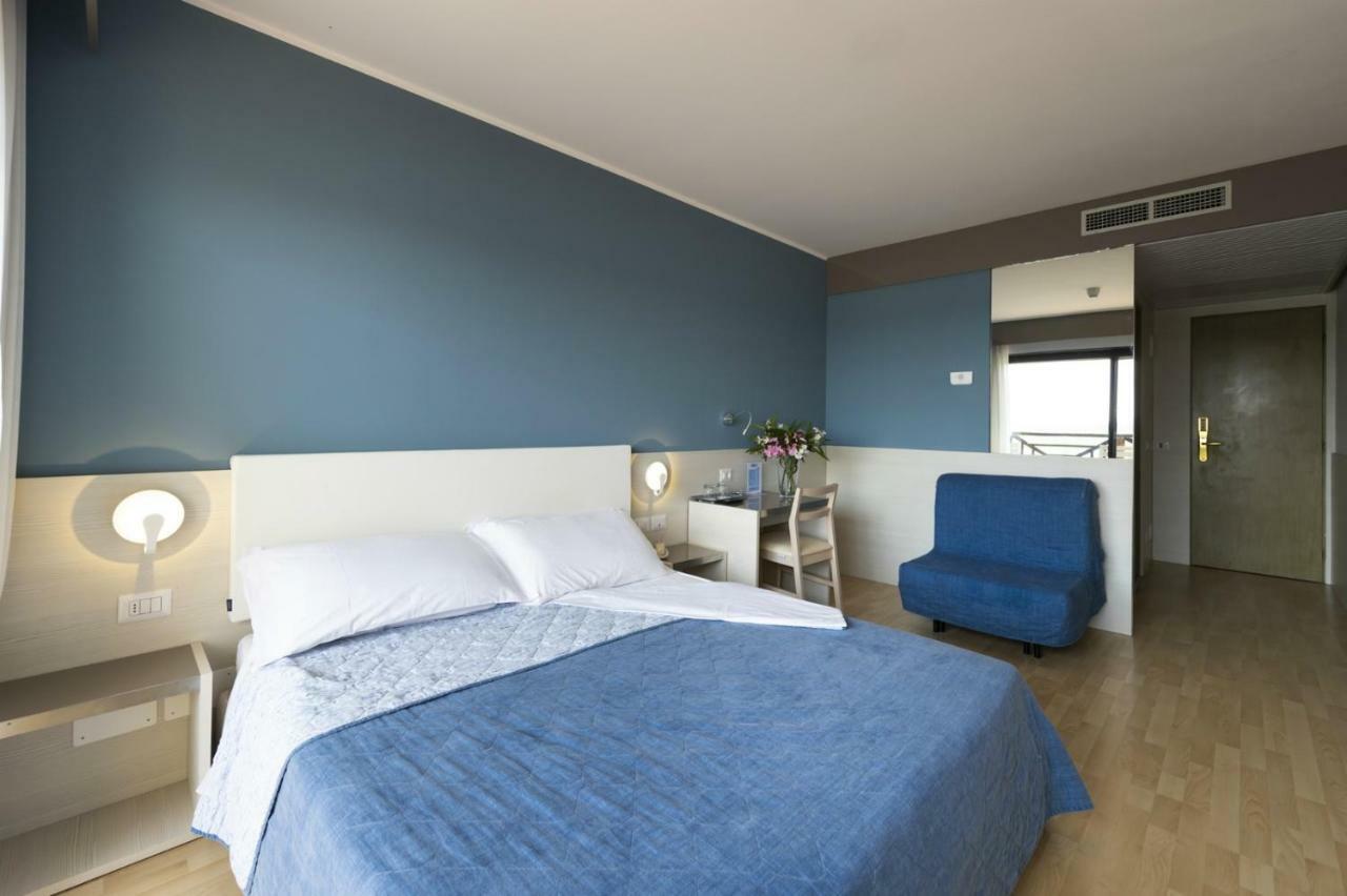 Hotel Marina Uno Lignano Sabbiadoro Esterno foto